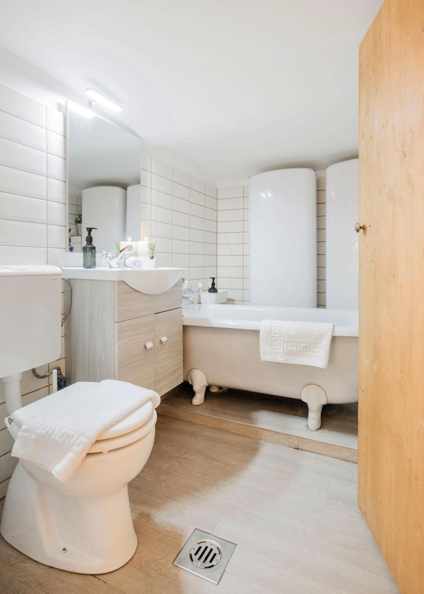 Wellness Wonderland: Garden, Sauna, Jacuzzi In Cbd Budapeszt Zewnętrze zdjęcie