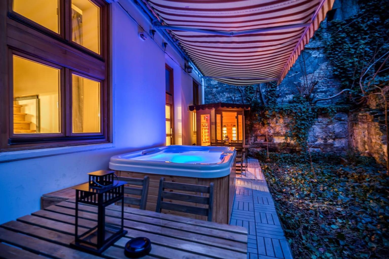 Wellness Wonderland: Garden, Sauna, Jacuzzi In Cbd Budapeszt Zewnętrze zdjęcie
