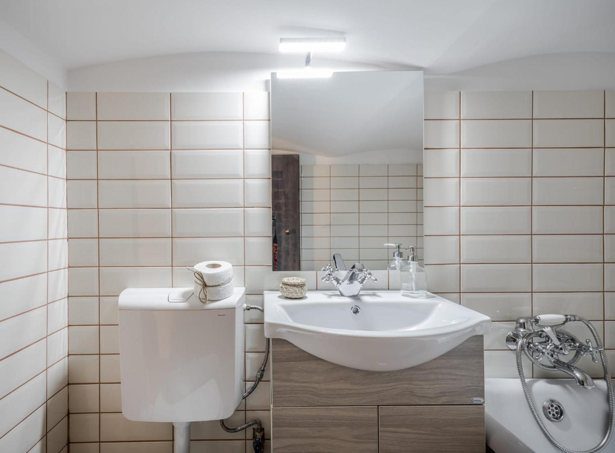 Wellness Wonderland: Garden, Sauna, Jacuzzi In Cbd Budapeszt Zewnętrze zdjęcie