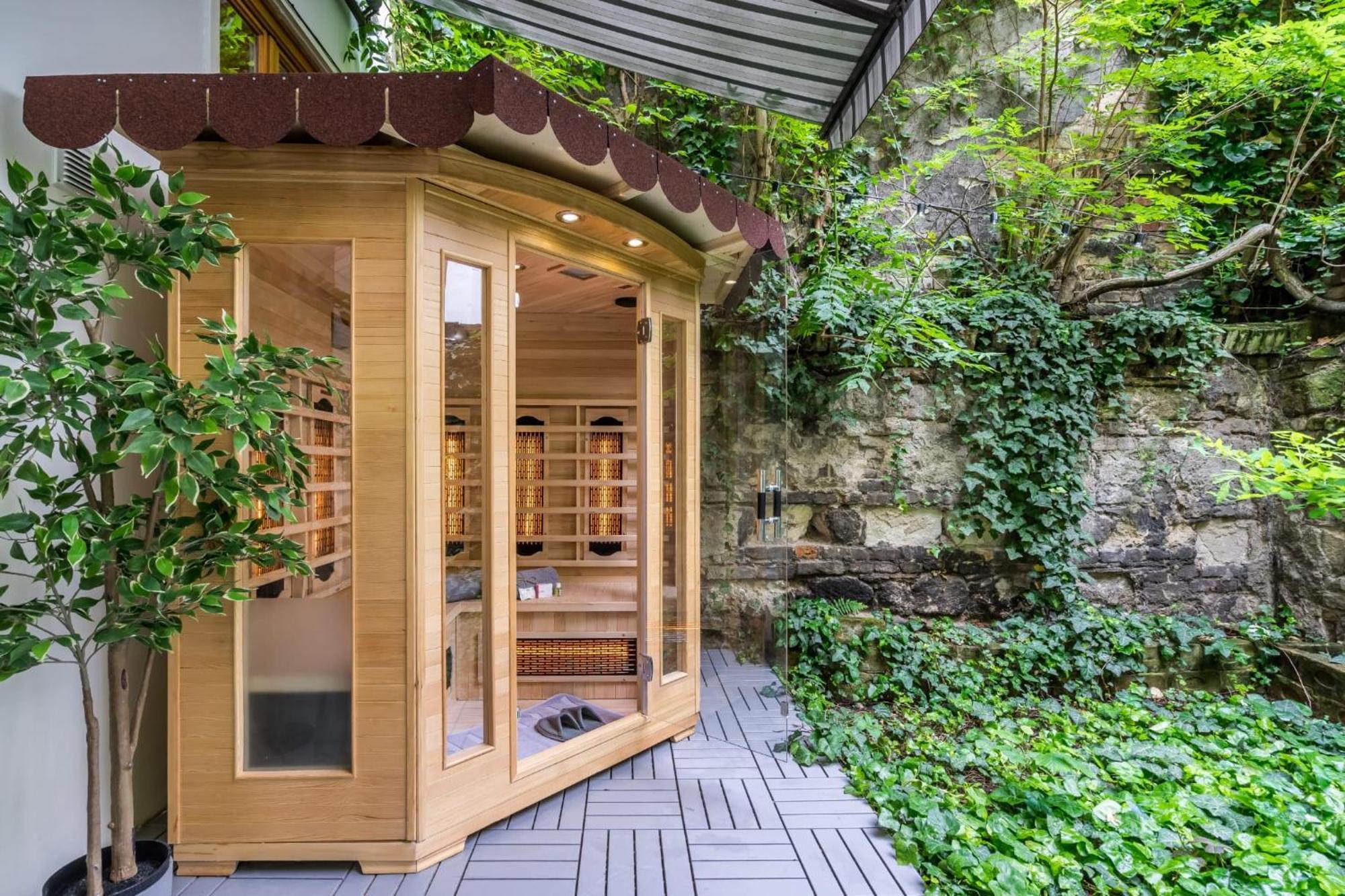 Wellness Wonderland: Garden, Sauna, Jacuzzi In Cbd Budapeszt Zewnętrze zdjęcie